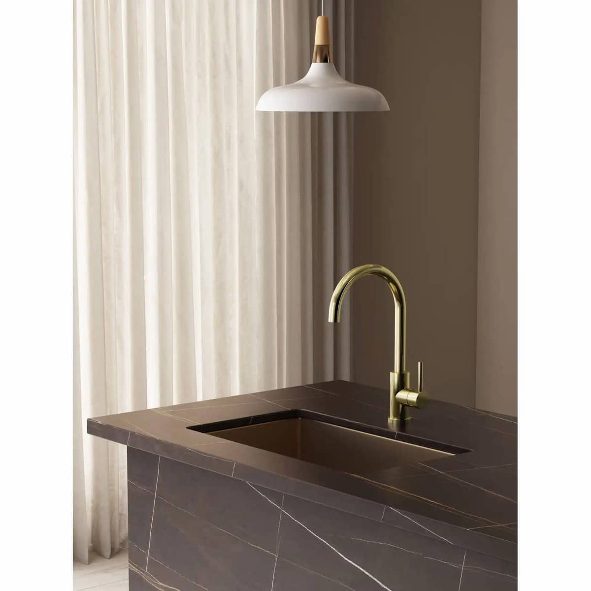 Lavabo Kubus 140 RS Round køkkenarmatur PVD messing