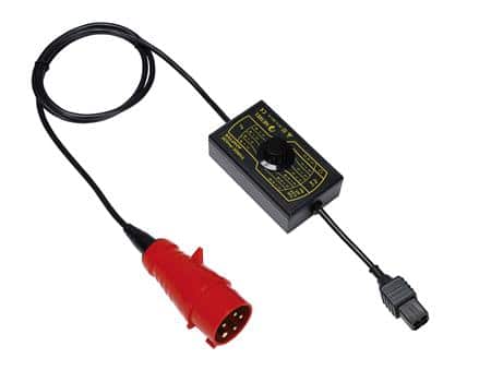 Trefaset adapter med cee a1111